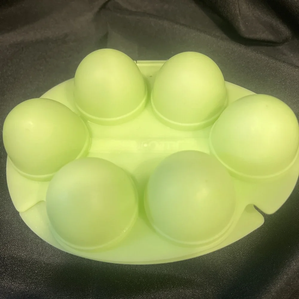 JELL-O Easter 6 Egg Jigglers Hinged Gelatin Jello Mold Lime Green‎ USA